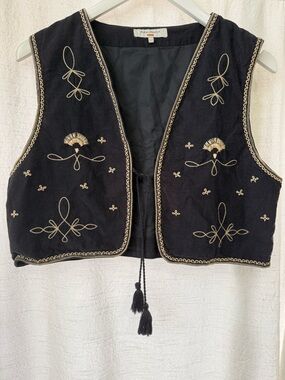 Nudie Jeans Co. Vera Baby Corduroy Cropped Vest with Tassel Tie sz M